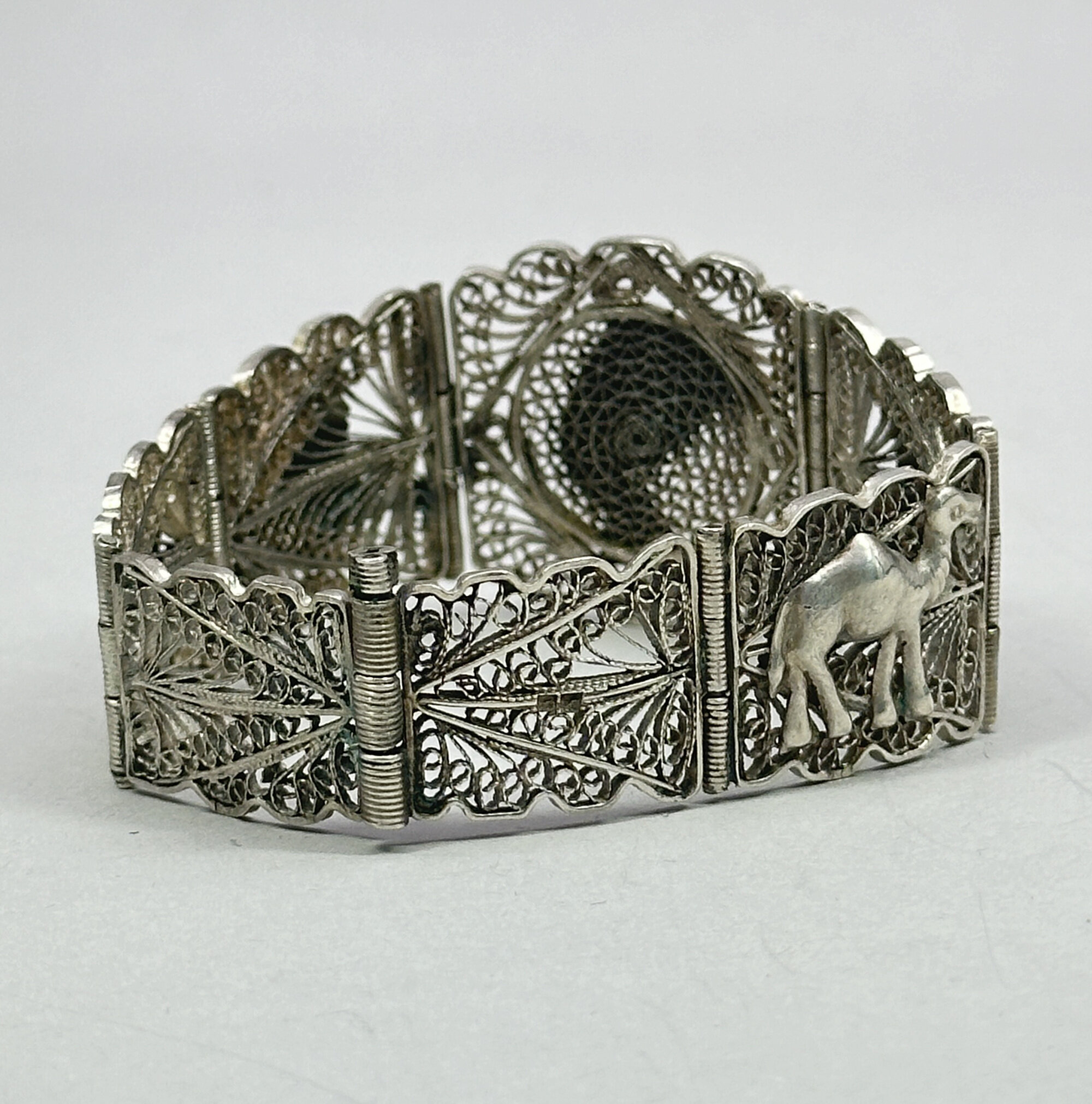 Vintage Silver filigree Egyptian hinged bracelet top 6 1/2